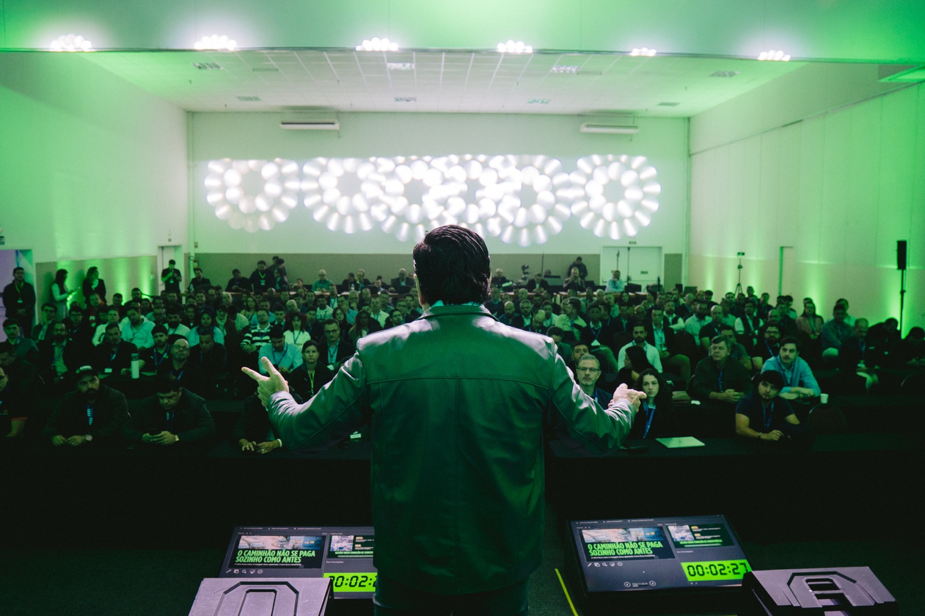 Frota Lucrativa Campinas - Flávio Batista no palco